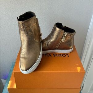 Kenneth Cole Metallic Gold Sneakers